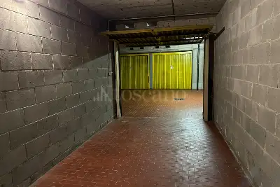 Box in affitto, Via Carlo Vittadini, Milano
