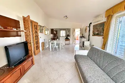 Villa in vendita, Via Armungia, Fiumicino