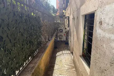 Negozio in vendita, Via Faleria, Roma