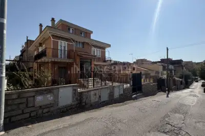 Casa in vendita, Via Pietro Castelli, Roma
