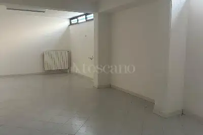 Negozio in affitto, Via Giuseppe Garibaldi, Avezzano