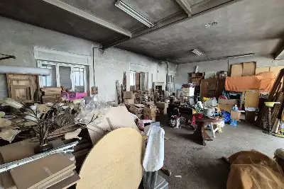 Laboratorio in vendita, Via Monte Baldo, Cantù