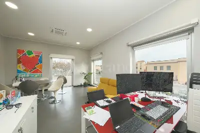 Stabile Uso Ufficio in vendita, Via Tiburtina , Roma