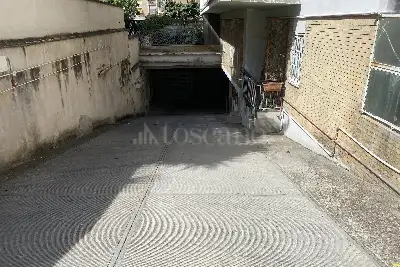 Box in vendita, Via Federico Tosi, Roma