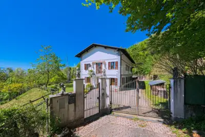 Casa Indipendente in vendita, Via Provinciale, Marchirolo