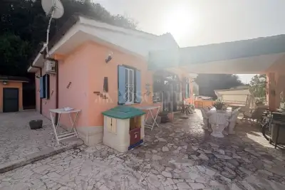 Villa in vendita, Via Acqua Solfa, Aprilia