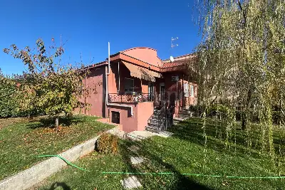 Casa Indipendente in vendita, Via A. Manzoni, Cairate