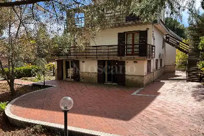 Villa in vendita, Via Regina Bianca di Navarra, Nicolosi