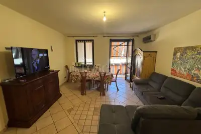Casa in vendita, Via San Pietro, Buscate