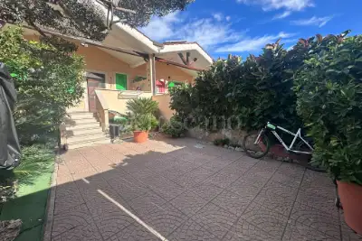 Villino a Schiera in vendita, Via Sesto San Giovanni, Roma