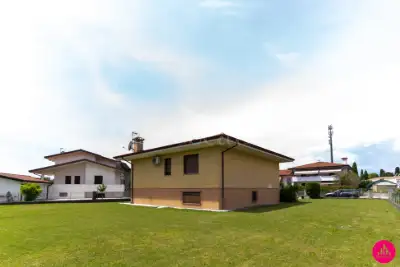 Villa in vendita, Via G. Boccaccio, Zoppola