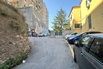 Magazzino in vendita, Passo Spartaco Ferradini, Genova