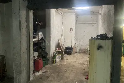 Box in vendita, Via Marsiglia, Pomezia