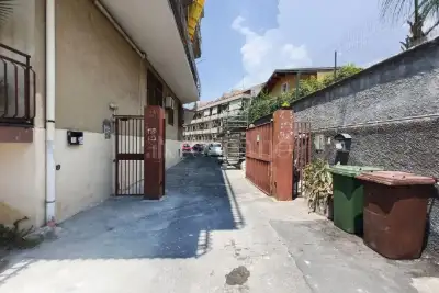 Magazzino in vendita, Piazza Marconi, Sant'Agata li Battiati