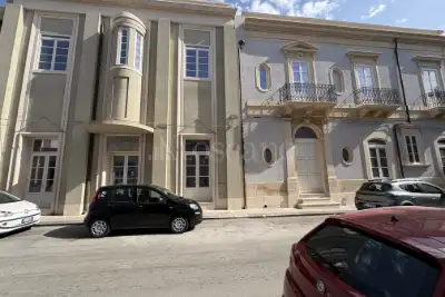 Palazzo in vendita, Via Caltanissetta, Siracusa