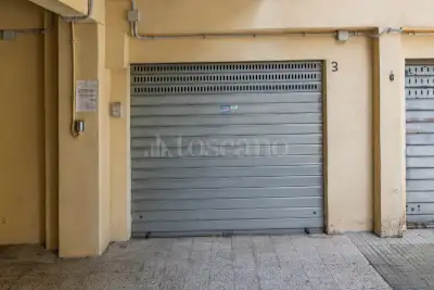 Box in vendita, Via Raffaele Paolucci, Roma