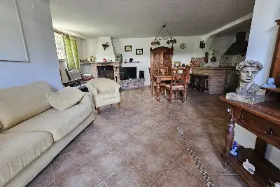 Villa in vendita, Via Pyre, Latina