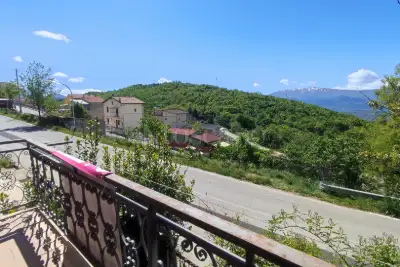 Villino a Schiera in vendita, Via dell'Aquila 13, L'Aquila