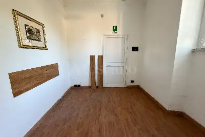 Negozio in vendita, Via al Quarto Miglio, Roma