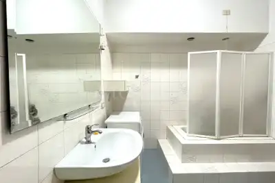 Casa in vendita, Via Caprese, Roma