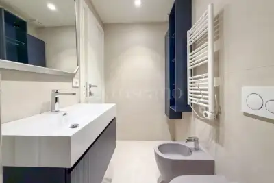 Casa in vendita, Via Giovanni da Procida 25, Milano
