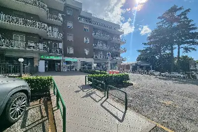 Attività Commerciale in vendita, Laghetto di Montecompatri Via Casilina , Monte Compatri
