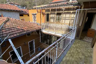 Palazzo in vendita, Via A. Bossi, Brusimpiano