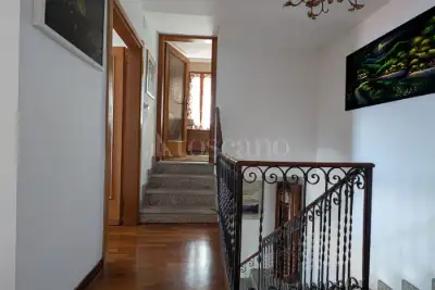 Casa Indipendente in vendita, Via Schignano, Argegno