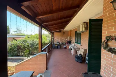 Villino a Schiera in vendita, Via Ipparco di Nicea, Roma
