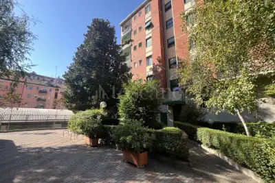 Casa in vendita, Via Lorenteggio, Milano