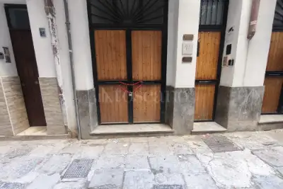 Magazzino in vendita, Via dei Frangiai, Palermo