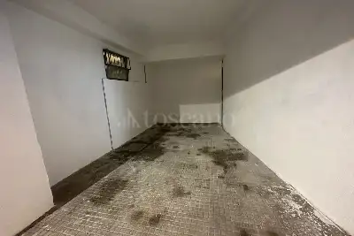 Box in affitto, Viale Aventino, Roma