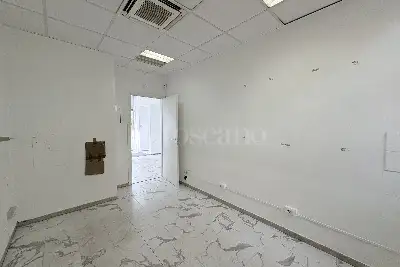 Negozio in vendita, Via Lodovico Il Moro, Milano