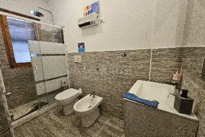 Villino a Schiera in vendita, Via Lago di Como, Pomezia