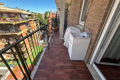 Casa in vendita, Lungotevere degli Inventori, Roma