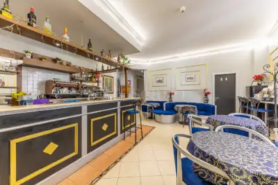 Albergo in vendita, Via Firenze, Roma