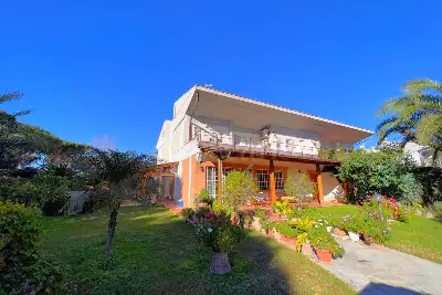 Villa in vendita, Via Alceo, Roma