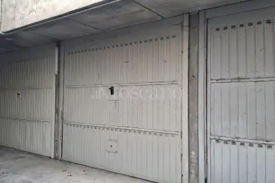 Box in vendita, Piazza Europa, Corsico