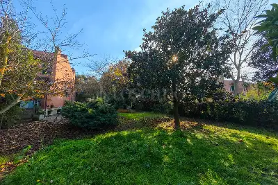 Villa Bifamiliare in vendita, Via Ippia Di Elide , Roma