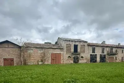 Villa Plurifamiliare in vendita, Via Ca' Nove 14-15, Ferrara