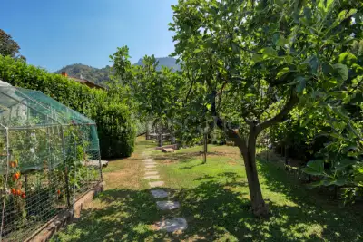 Villa for sale, Via Luigi Pirandello, Besano