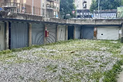 Box in vendita, via Restelli , Milano