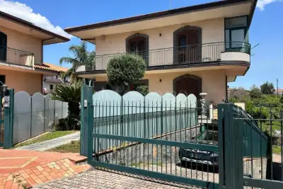 Villa Bifamiliare in vendita, Via Luigi Capuana, Aci Sant'Antonio