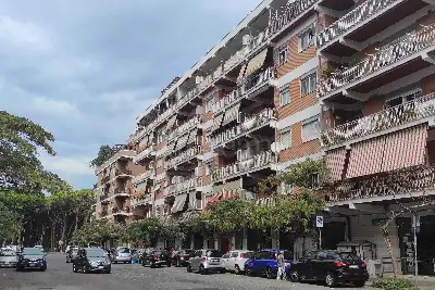 Box in vendita, Via delle Baleniere, Roma