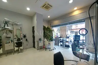 Negozio in affitto, Via dei Tulipani, Milano