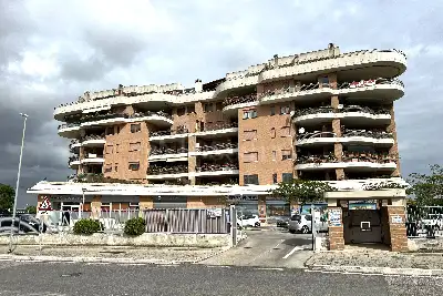 Casa in vendita, Via Giacomo Peroni, Roma