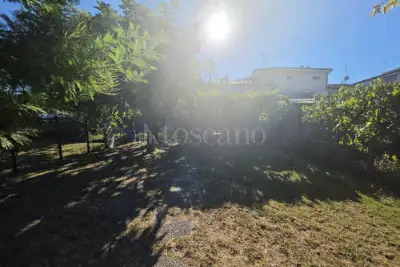 Villino a Schiera in vendita, Via delle Fonti, Prato