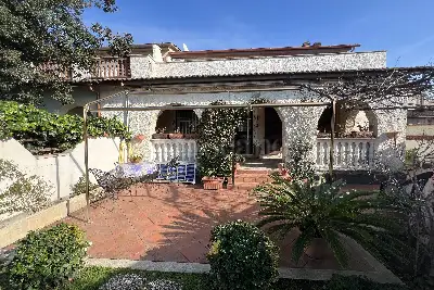 Villa Bifamiliare in vendita, Via delle Pinne, Fiumicino