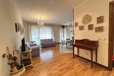 Casa in vendita, Via Umberto Saba, Roma