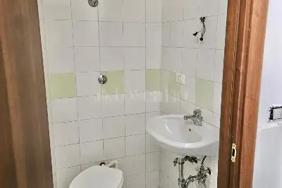 Negozio in affitto, Via Seminario, Avellino